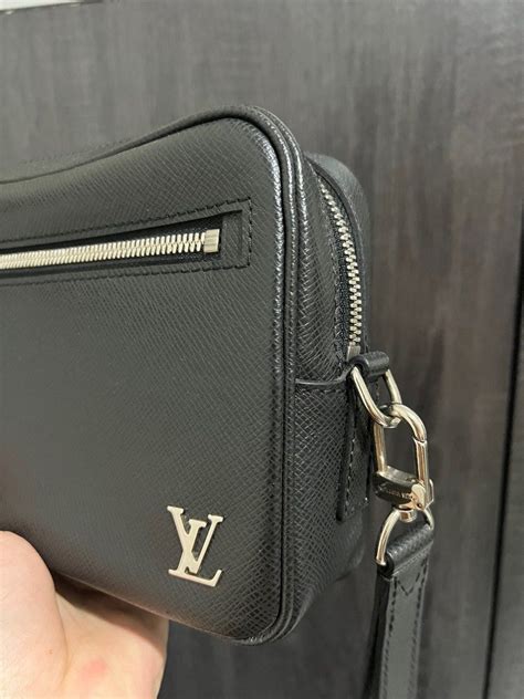 Products by Louis Vuitton: Pochette Kasai